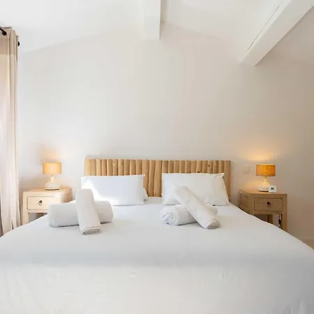 Charming House - Ac - 4br-8p - شقة